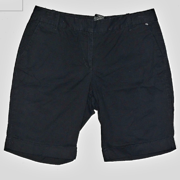 Ann Taylor Petite Curvy Fit Black Shorts Women's 8P Modest Bermuda Casual EUC - Picture 1 of 5